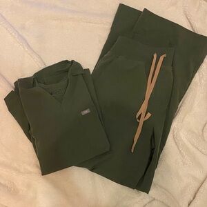 Figs Moss Catarina top and Isabel wide leg scrub set size medium